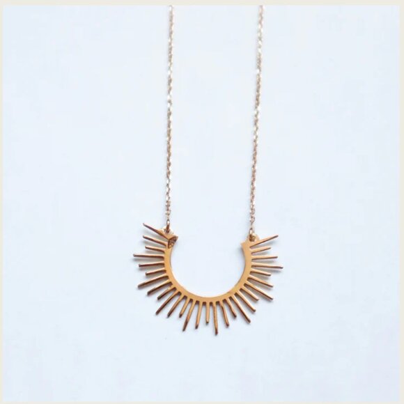 18k Gold Sun Necklace - Picture 4 of 7